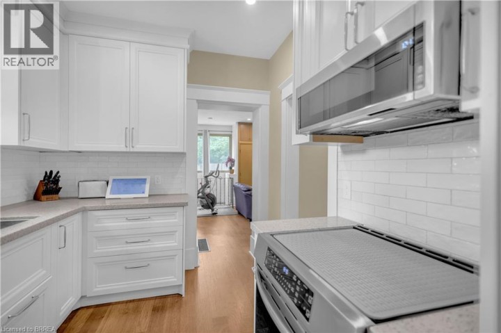 Photo 15 at 11 Tutela Heights Road, Tutela Heights, Brantford