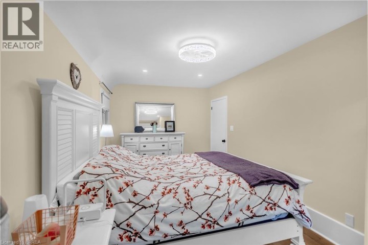 Photo 21 at 11 Tutela Heights Road, Tutela Heights, Brantford