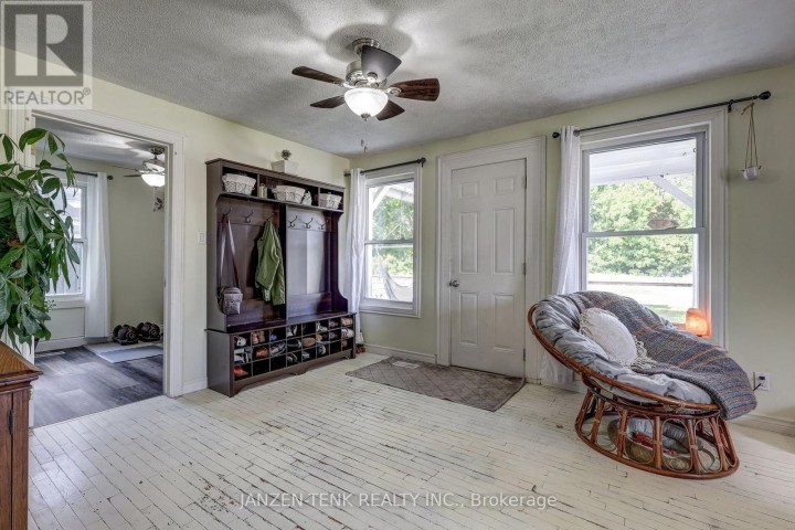 Photo 3 at 136 King Street, Tillsonburg