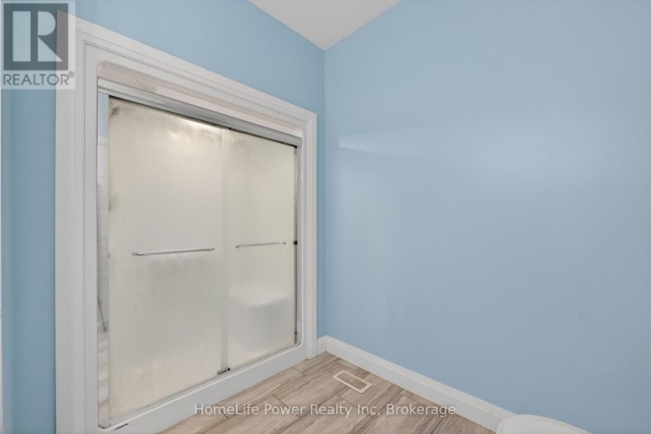 Photo 27 at 101 - 360 Quarter Town Line, Tillsonburg