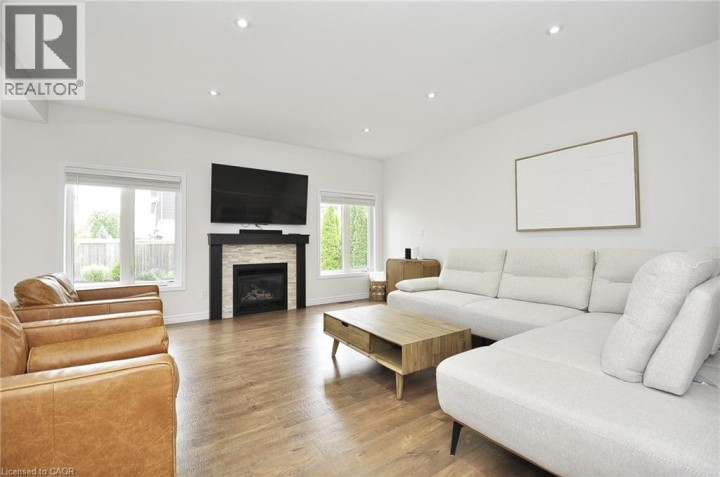 Photo 11 at 133 Grandville Circle, Innerkip (Victoria Park), Woodstock