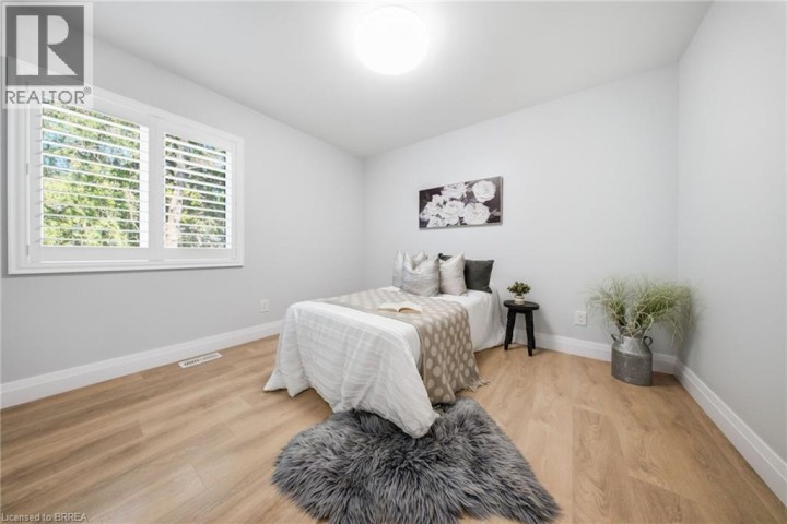 Photo 16 at 21 Sandy Row, Hillcrest, Brantford