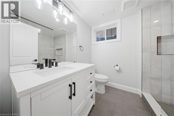 Photo 19 at 21 Sandy Row, Hillcrest, Brantford