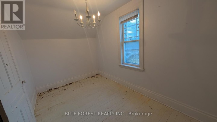 Photo 17 at 662 Frances Street, Woodstock - South, Woodstock