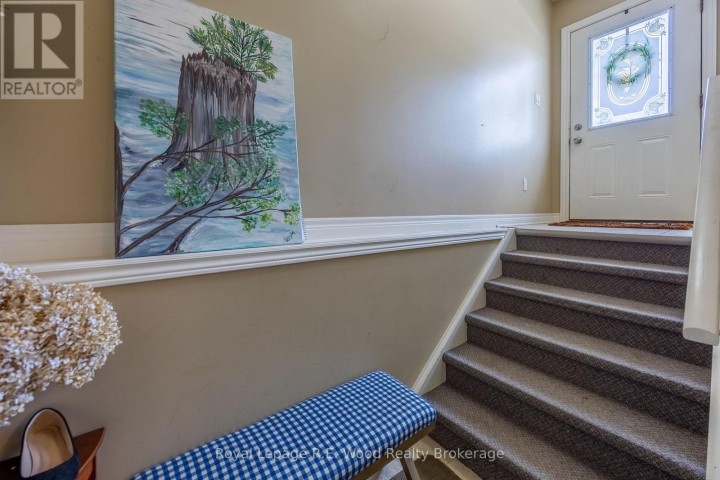 Photo 3 at 46 Oak Street, Vienna, Bayham
