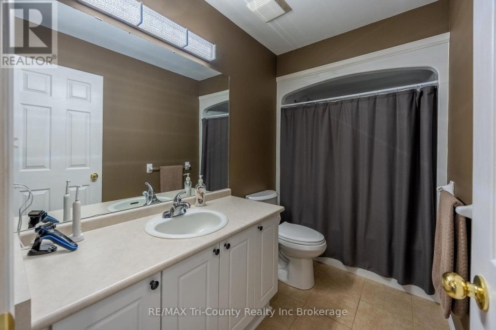 Photo 10 at 23 Magnolia Drive, Tillsonburg