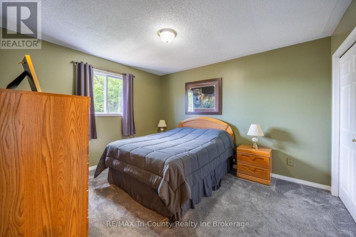 Photo 13 at 23 Magnolia Drive, Tillsonburg