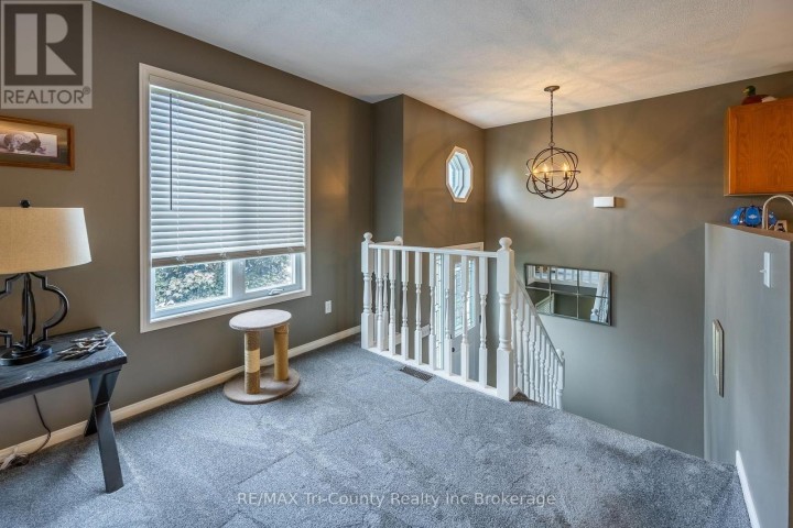 Photo 3 at 23 Magnolia Drive, Tillsonburg