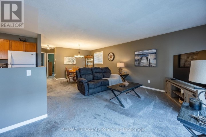 Photo 4 at 23 Magnolia Drive, Tillsonburg
