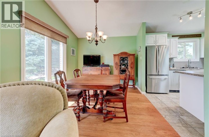 Photo 10 at 180 Balmoral Drive, Mayfair, Brantford