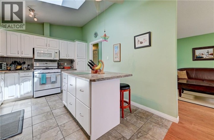 Photo 12 at 180 Balmoral Drive, Mayfair, Brantford