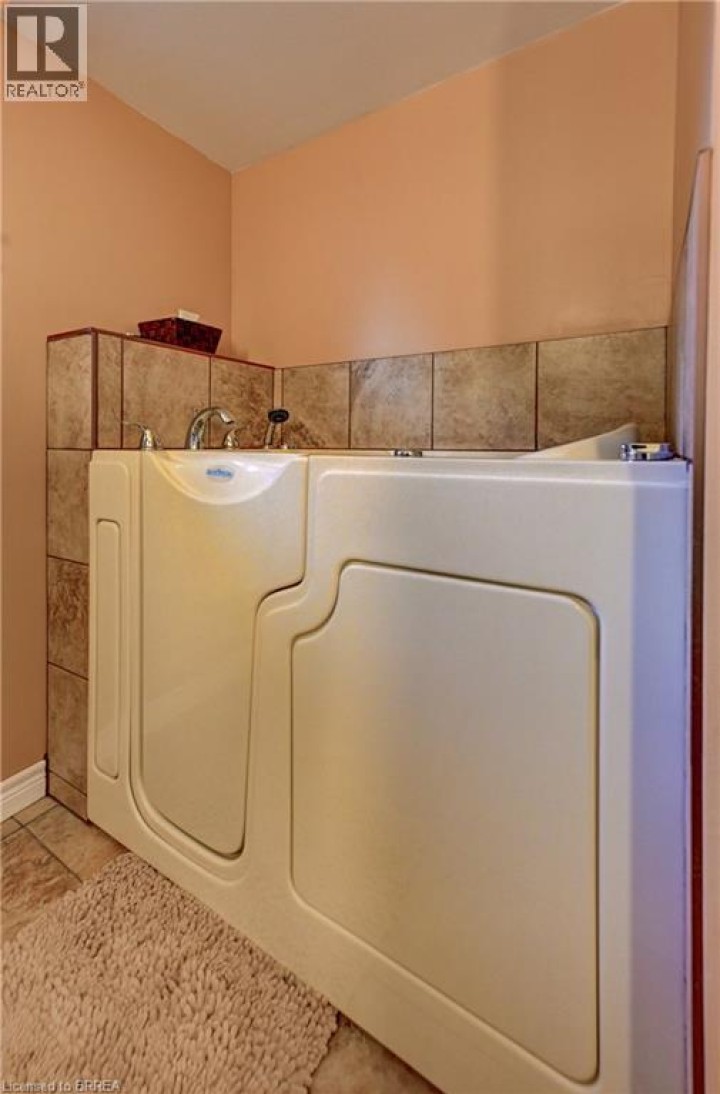 Photo 23 at 180 Balmoral Drive, Mayfair, Brantford