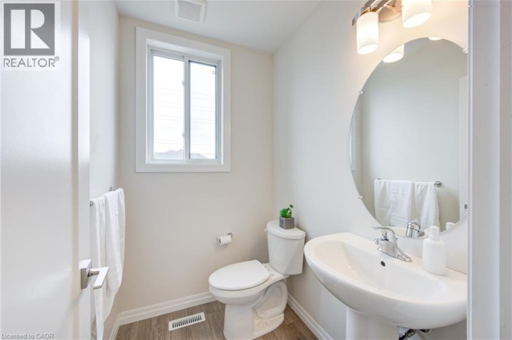 Photo 6 at 4 Braun Avenue, Tillsonburg