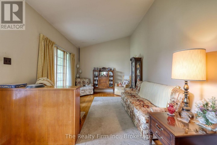 Photo 13 at 18 E Embro Street, Beachville, Ingersoll