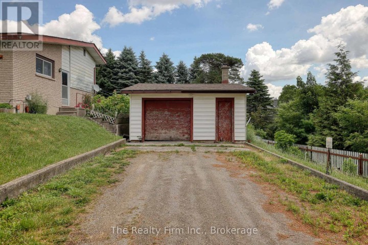 Photo 5 at 18 E Embro Street, Beachville, Ingersoll