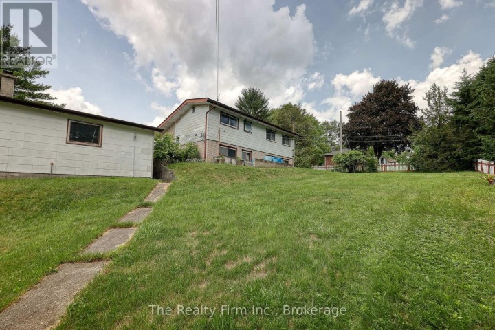 Photo 8 at 18 E Embro Street, Beachville, Ingersoll
