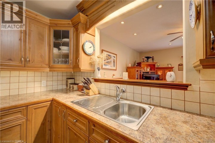 Photo 11 at 83 Evelyn Street, Fairview / Greenbrier, Brantford