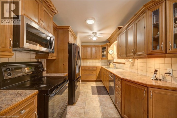 Photo 13 at 83 Evelyn Street, Fairview / Greenbrier, Brantford