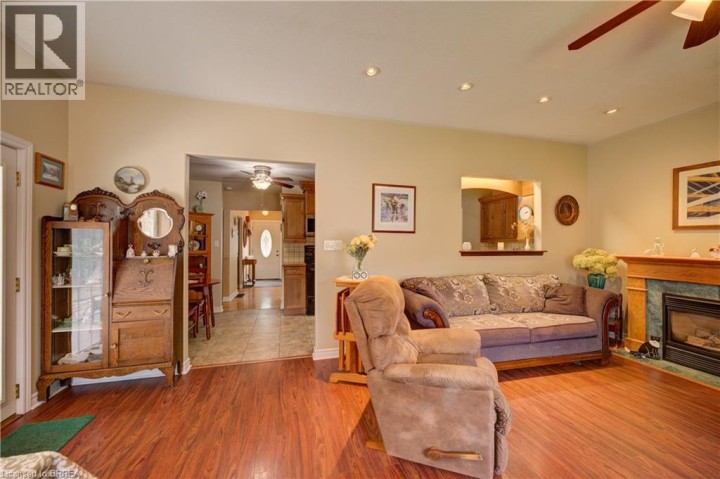 Photo 15 at 83 Evelyn Street, Fairview / Greenbrier, Brantford