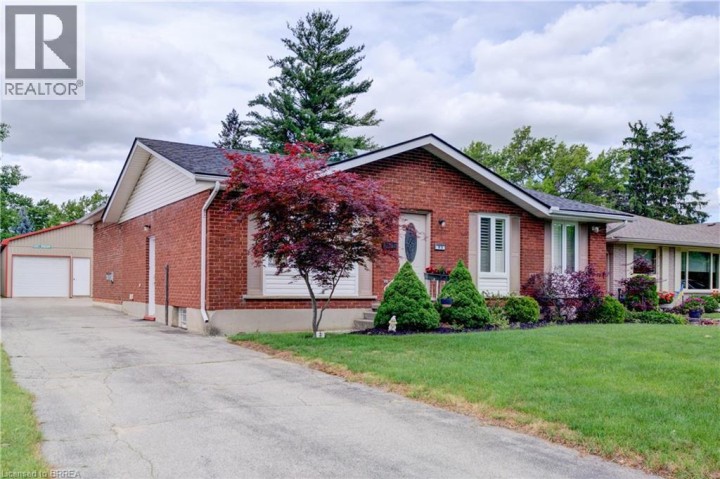 Photo 2 at 83 Evelyn Street, Fairview / Greenbrier, Brantford
