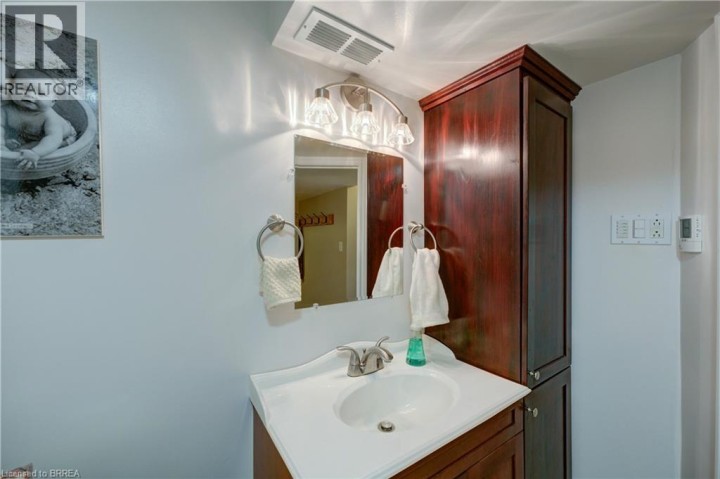 Photo 27 at 83 Evelyn Street, Fairview / Greenbrier, Brantford