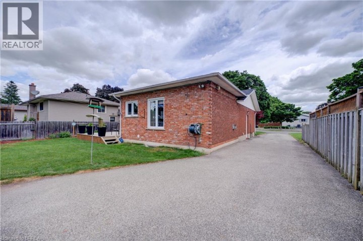 Photo 38 at 83 Evelyn Street, Fairview / Greenbrier, Brantford