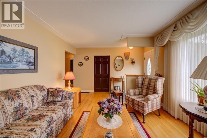 Photo 6 at 83 Evelyn Street, Fairview / Greenbrier, Brantford