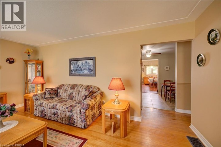 Photo 9 at 83 Evelyn Street, Fairview / Greenbrier, Brantford