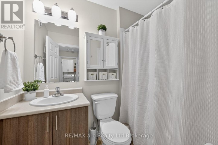 Photo 28 at 28 - 175 N Ingersoll Street, Ingersoll - North, Ingersoll