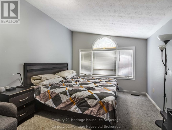 Photo 11 at 8 Mohican Drive, Woodstock - North, Woodstock