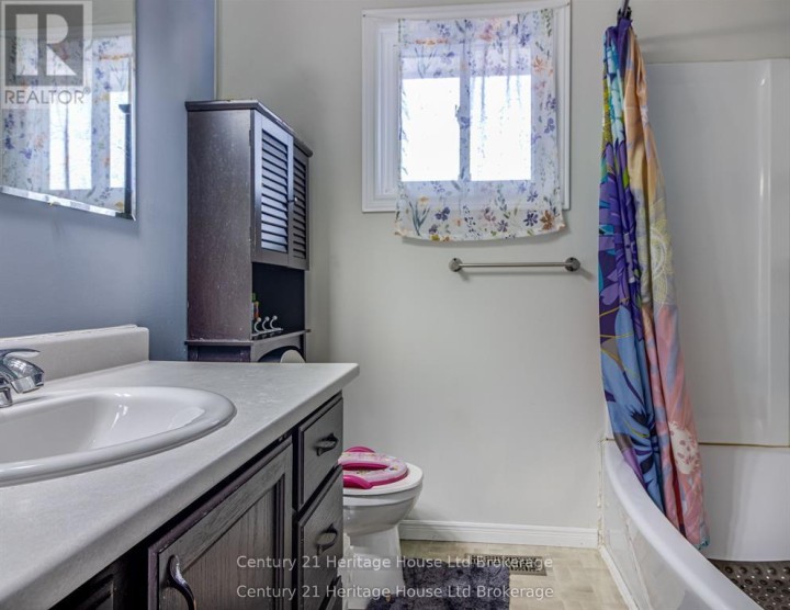 Photo 16 at 8 Mohican Drive, Woodstock - North, Woodstock