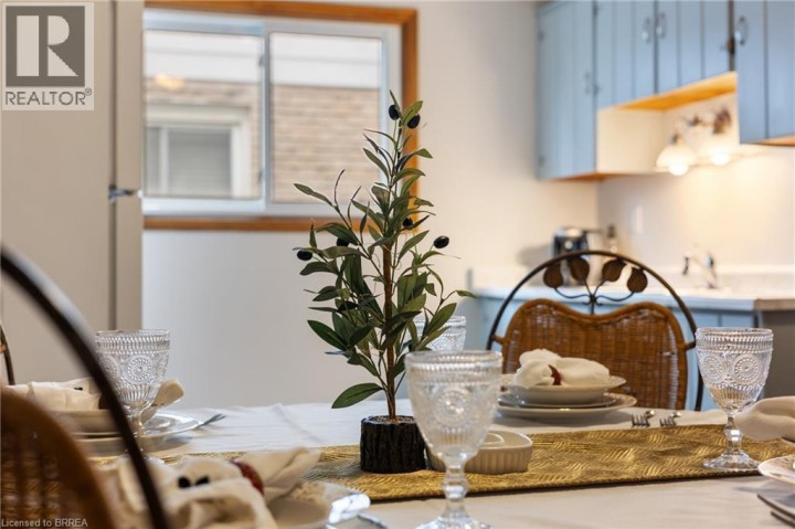 Photo 12 at 12B - 18 Oakhill Drive, Kinnard, Brantford