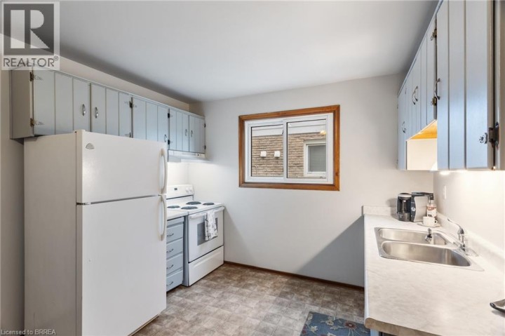 Photo 13 at 12B - 18 Oakhill Drive, Kinnard, Brantford