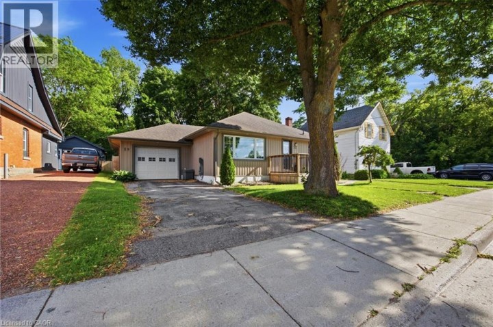 Photo 3 at 29 E Concession Street, Tillsonburg