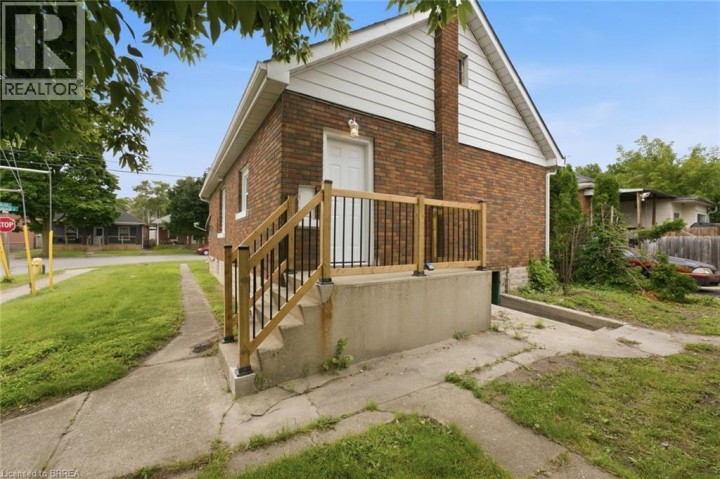 Photo 26 at 249 Clarence Street, East Ward, Brantford