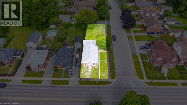 Photo 4 at 249 Clarence Street, East Ward, Brantford