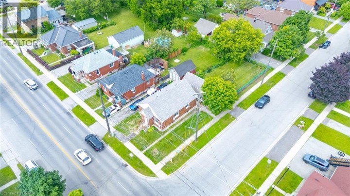 Photo 5 at 249 Clarence Street, East Ward, Brantford