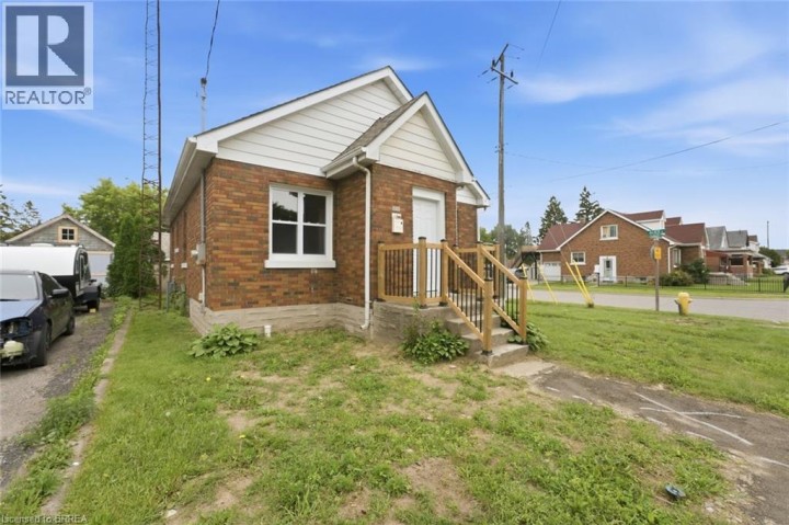 Photo 8 at 249 Clarence Street, East Ward, Brantford