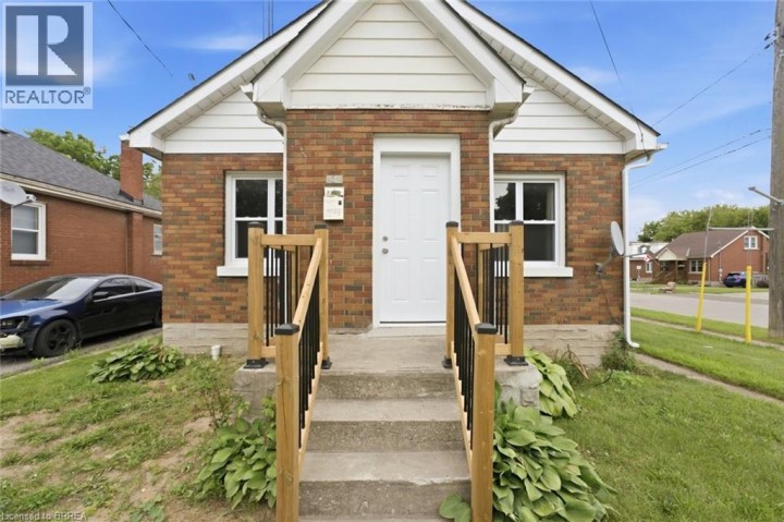 Photo 9 at 249 Clarence Street, East Ward, Brantford