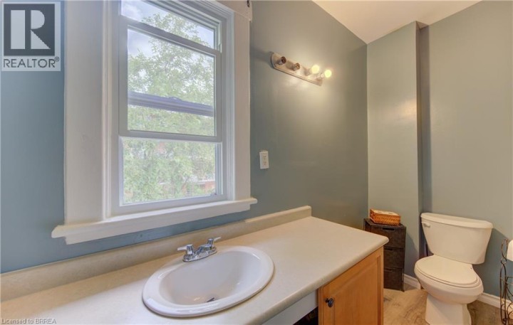 Photo 29 at 5 Fleet Street, North Ward, Brantford