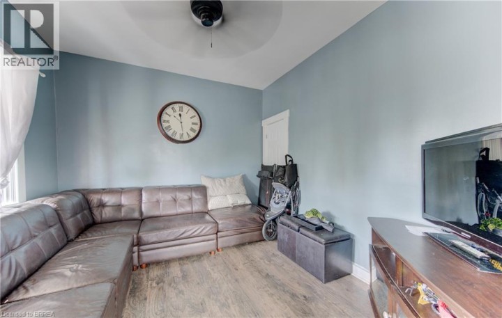 Photo 9 at 5 Fleet Street, North Ward, Brantford