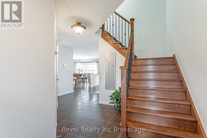 Photo 4 at 702 Frontenac Crescent, Woodstock - South, Woodstock