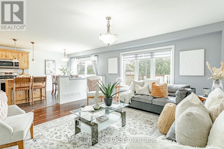 Photo 9 at 702 Frontenac Crescent, Woodstock - South, Woodstock
