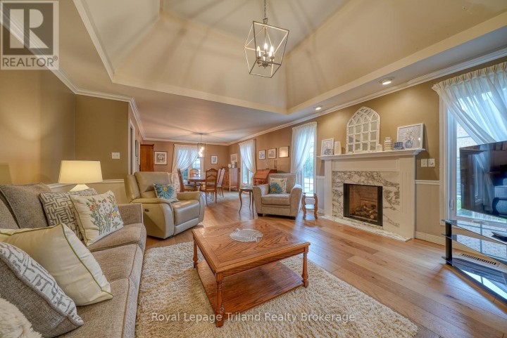 Photo 12 at 623 Lansdowne Avenue, Woodstock - North, Woodstock