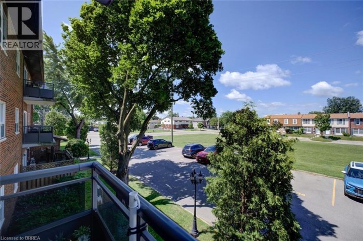 Photo 5 at 18 - 608 Grey Street, Echo Place, Brantford