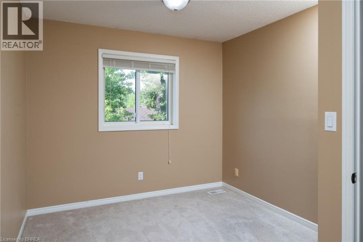 Photo 14 at 7 Graystone Court, Innerkip (Fair Grounds), Woodstock