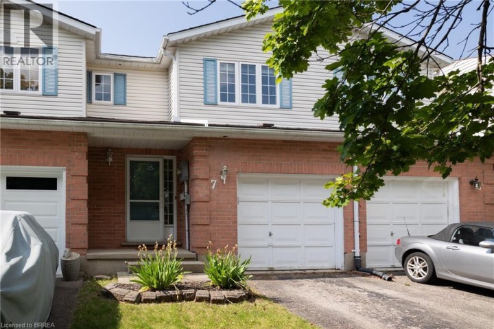 Photo 2 at 7 Graystone Court, Innerkip (Fair Grounds), Woodstock