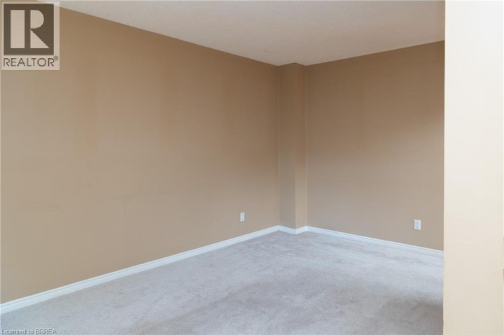 Photo 5 at 7 Graystone Court, Innerkip (Fair Grounds), Woodstock