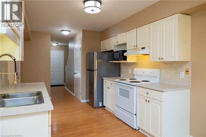Photo 7 at 7 Graystone Court, Innerkip (Fair Grounds), Woodstock