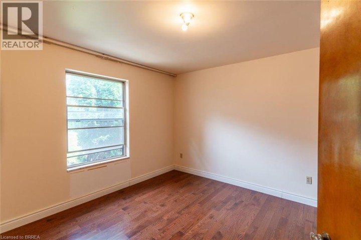 Photo 21 at 107 Queensway Drive, Henderson, Brantford